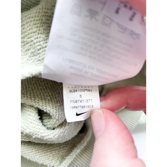 Nike Kids Green Sportswear Club Pullover Hoodie Size Small - Picture 5 of 6